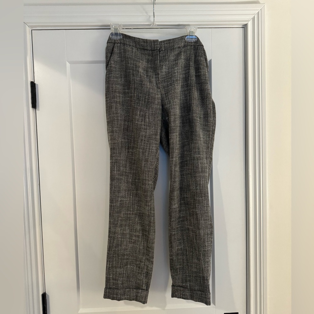 White House Black Market - The Slim Ankle - Gray textured work pants - Size 6